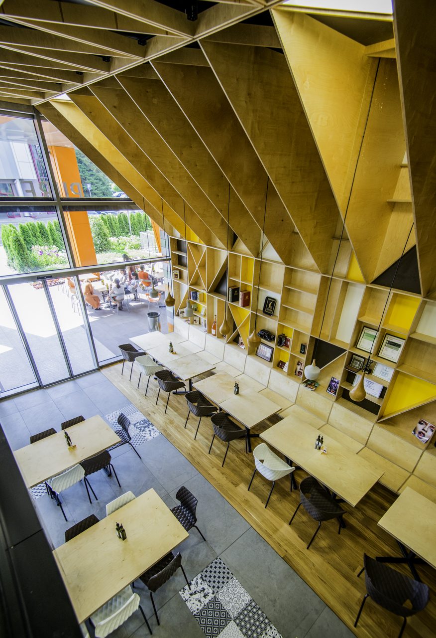 PURE Grand Bistro Trade Center Europe — залата отгоре