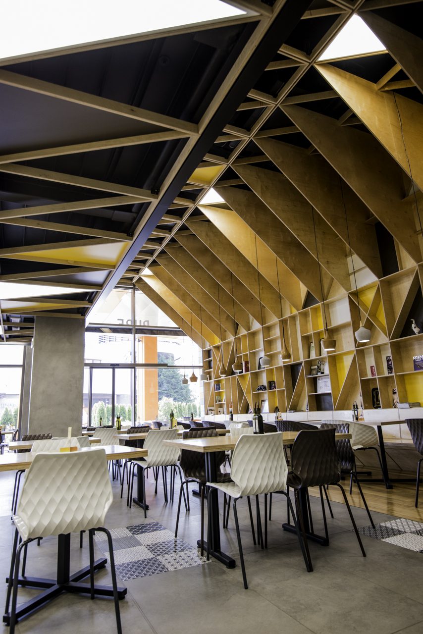 PURE Grand Bistro Trade Center Europe — интериор