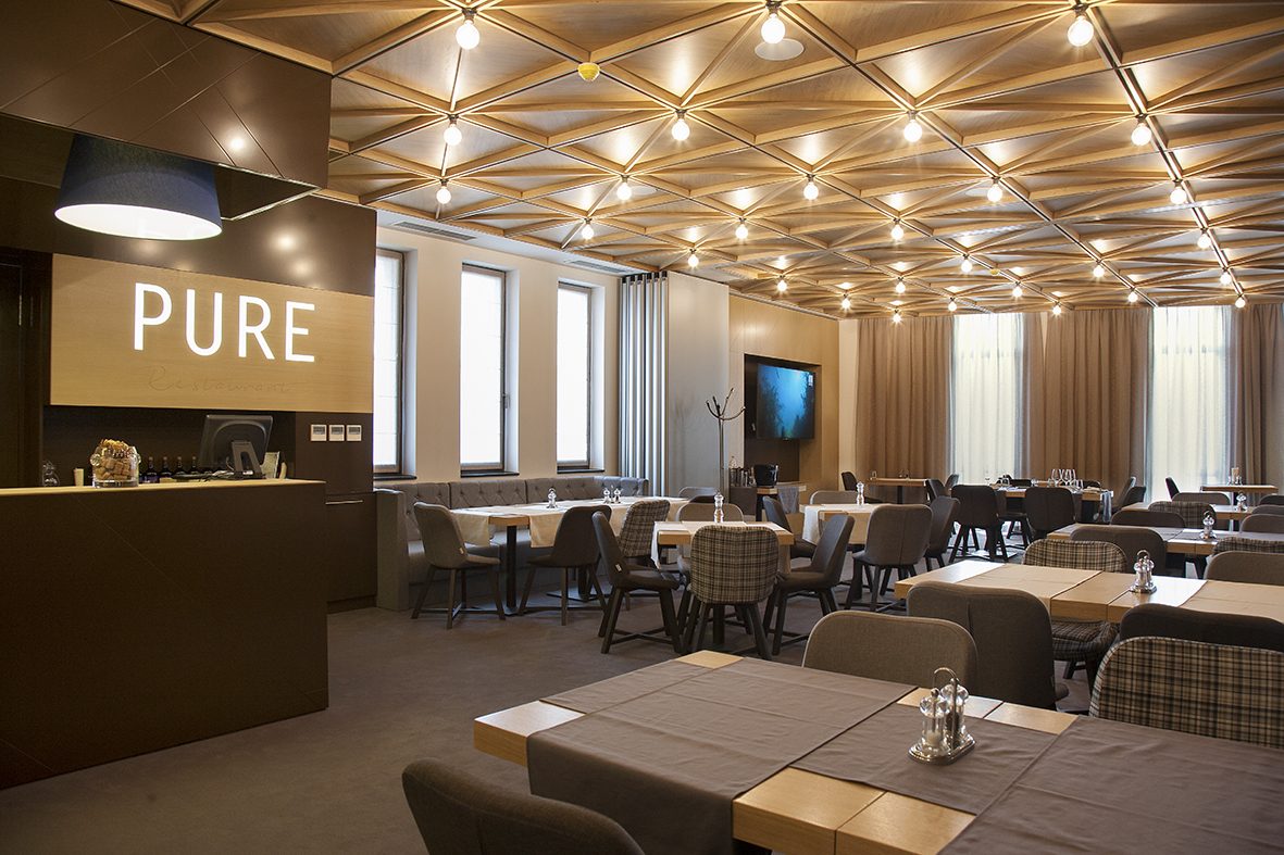 PURE Grand Bistro Trade Center Europe — VIP залата
